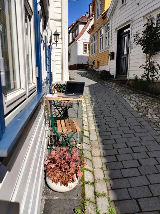 Beautiful Bergen House From 1790 Apartment Екстериор снимка