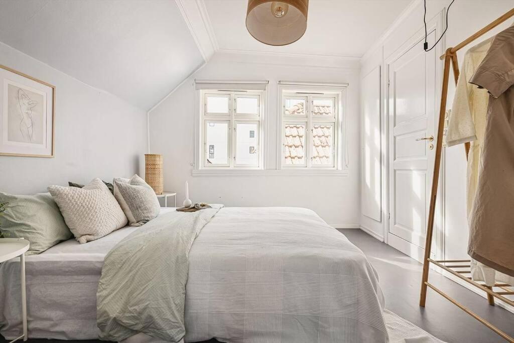 Beautiful Bergen House From 1790 Apartment Екстериор снимка